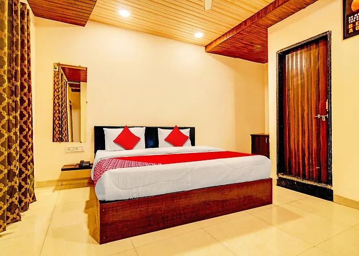 4 star hotel: Collection O Ring Road Bhawarkua Indore