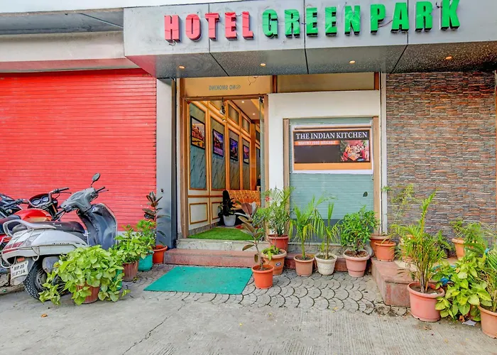 4 star hotel: Collection O Ring Road Bhawarkua Indore